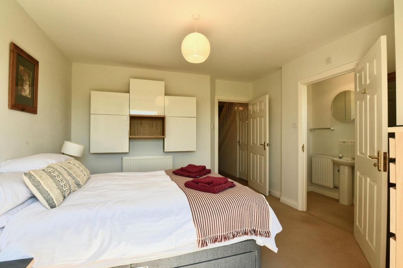 47 Wetherby Way, 3 Bedrooms, Sleeps 6, Easy Walk To Town, Parking, Self Catering, Great View Стретфорд-на-Ейвоні Екстер'єр фото