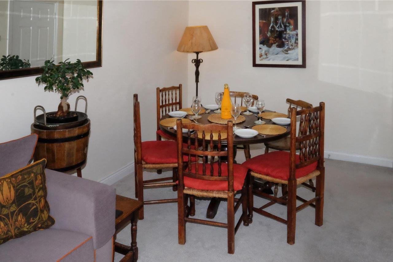 47 Wetherby Way, 3 Bedrooms, Sleeps 6, Easy Walk To Town, Parking, Self Catering, Great View Стретфорд-на-Ейвоні Екстер'єр фото